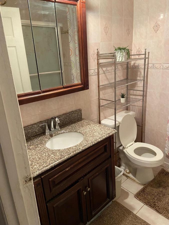 A Peaceful Room In Queens New York Bagian luar foto